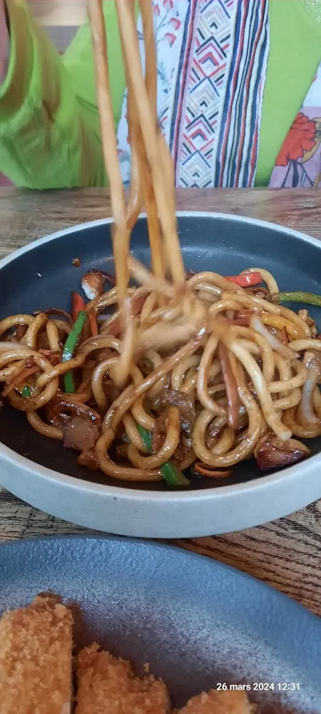 Nouilles Sautées Au Poulet